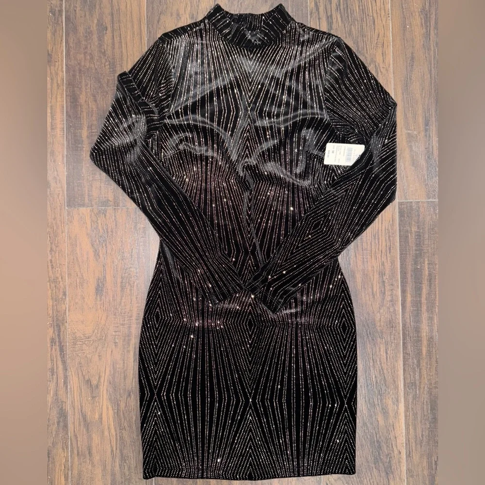 ‼️SOLD‼️New Women’s Mini To The Nines Black Glitter Velvet‎ Dress-Size Medium - Picture 3 of 13
